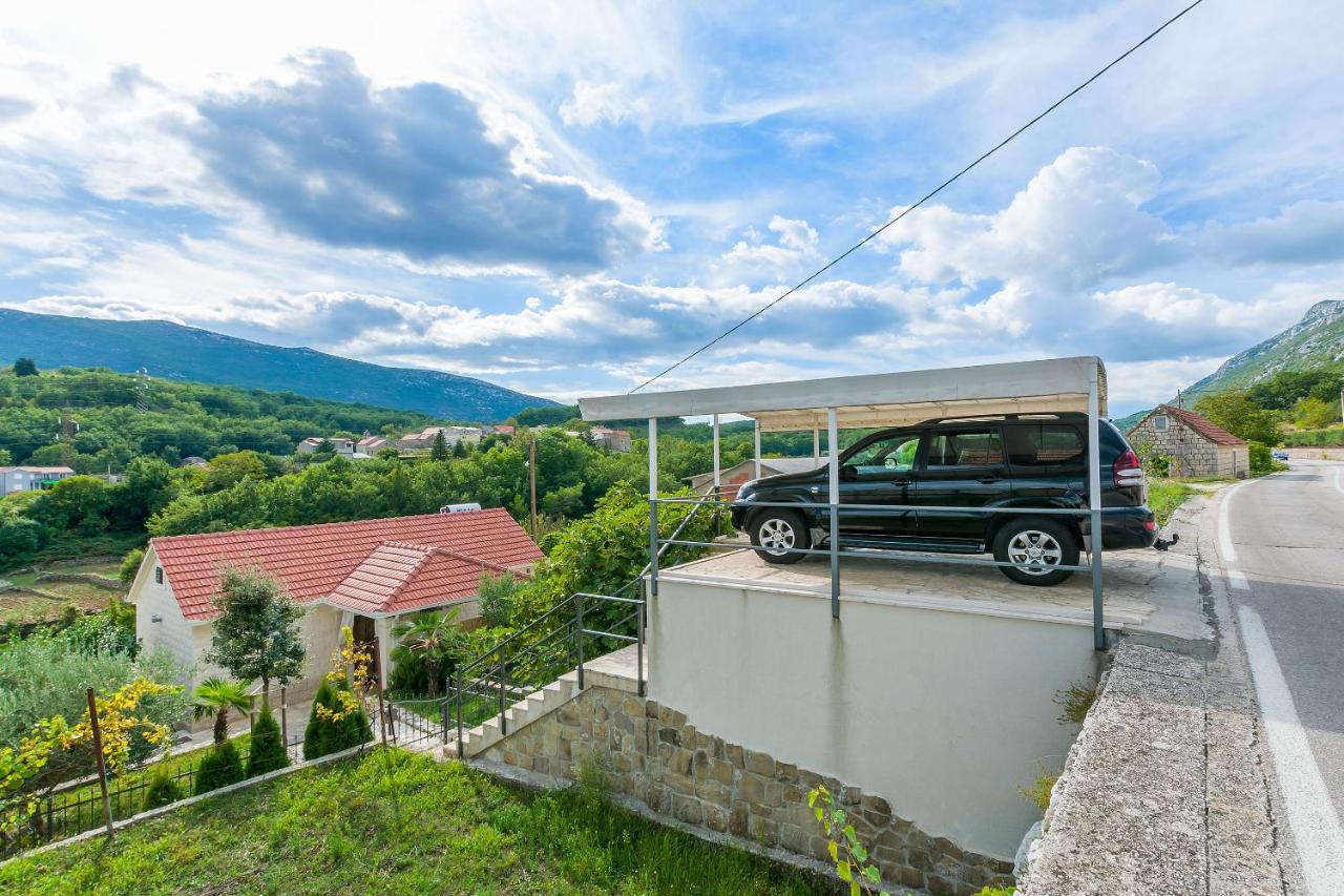Villa Holiday Home Zvecanje Екстер'єр фото