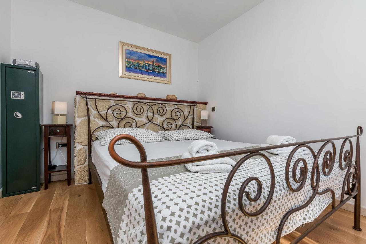 Villa Holiday Home Zvecanje Екстер'єр фото