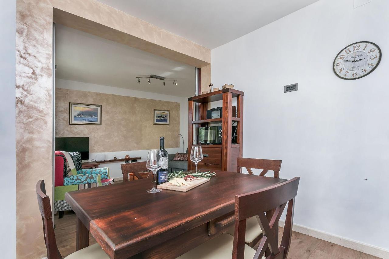 Villa Holiday Home Zvecanje Екстер'єр фото