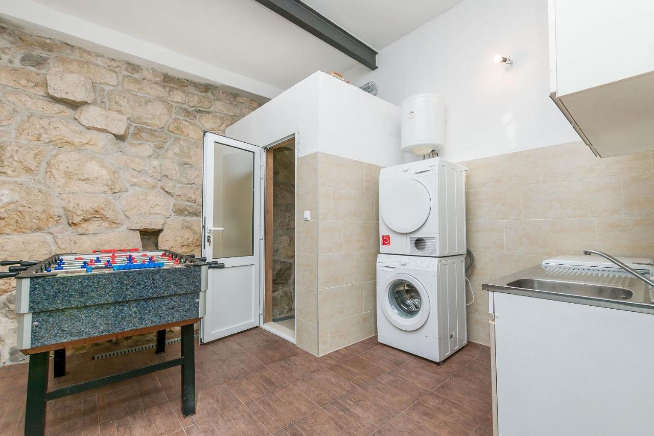 Villa Holiday Home Zvecanje Екстер'єр фото
